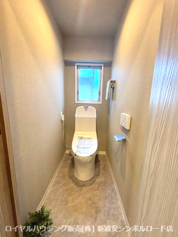 中庭は車道と分離されており、お子様を遊ばせても安心です