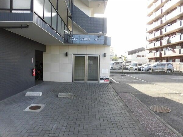 Bay Court EAST(ベイコートイースト)のエントランス|落ち着いたエントランスです