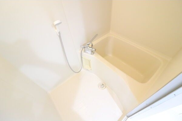 Bay Court EAST(ベイコートイースト)の浴室|落ち着いた空間のお風呂です