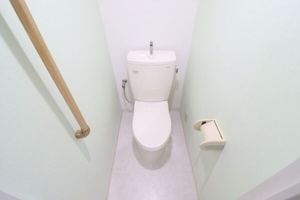 Bay Court EAST(ベイコートイースト)のトイレ|落ち着いた色調のトイレです