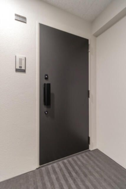 グラススペースの玄関