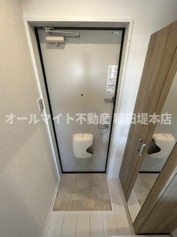 川崎市多摩区西生田３丁目のアパートの玄関