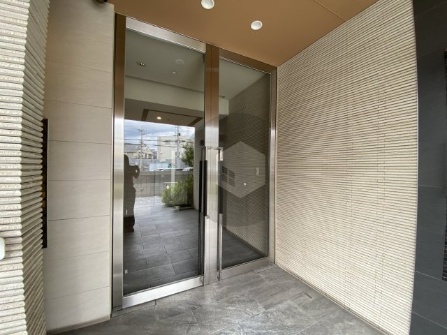 ラヴェルデ長田のエントランス