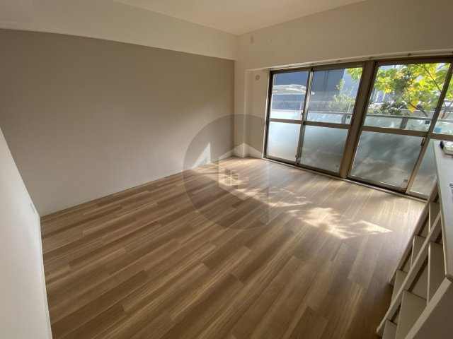 ラヴェルデ長田の居間・リビング