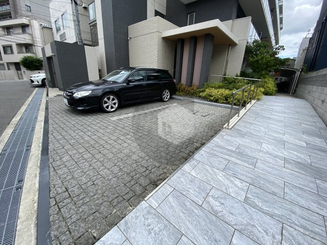 ラヴェルデ長田の駐車場