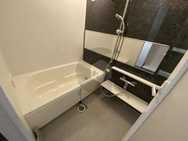 ラヴェルデ長田の浴室