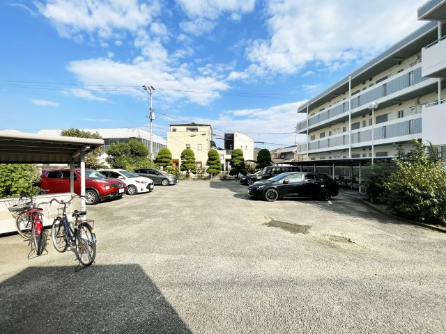 あべハイツⅡの駐車場