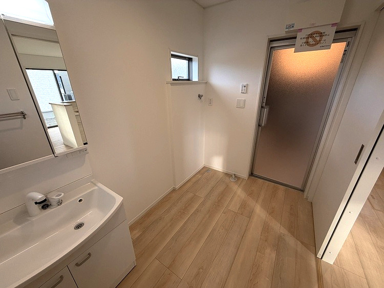 安曇野市三郷明盛　2号棟の脱衣所