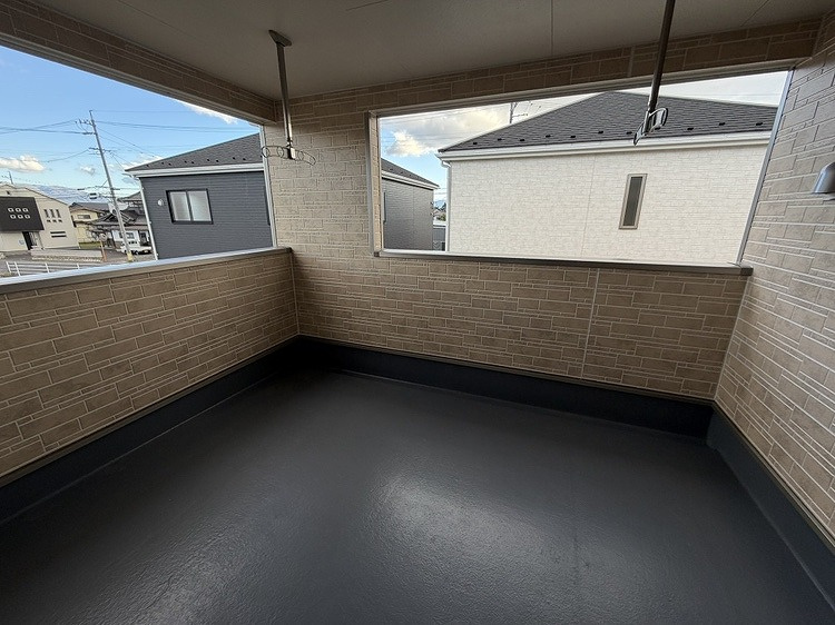 安曇野市三郷明盛　2号棟のバルコニー