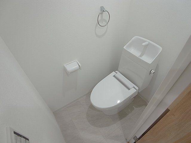 ワコーレヴィアーノ長田大塚町のトイレ|ウォシュレット完備、清潔感タップリです