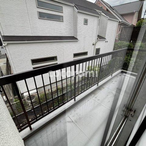 菊丘車庫３台付貸家のバルコニー