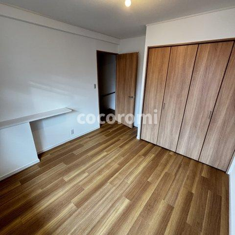 菊丘車庫３台付貸家の収納