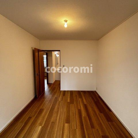 菊丘車庫３台付貸家の洋室