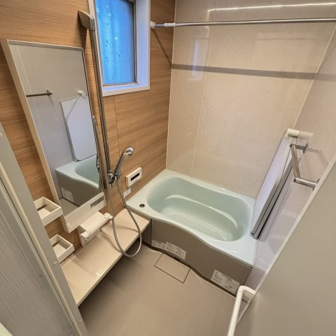 菊丘車庫３台付貸家