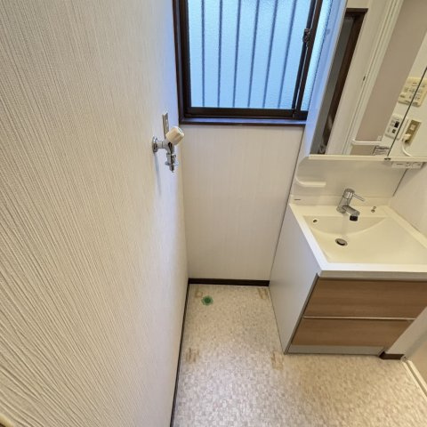 菊丘車庫３台付貸家