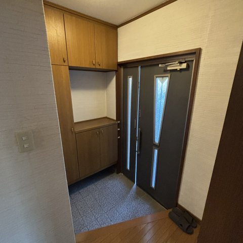 菊丘車庫３台付貸家