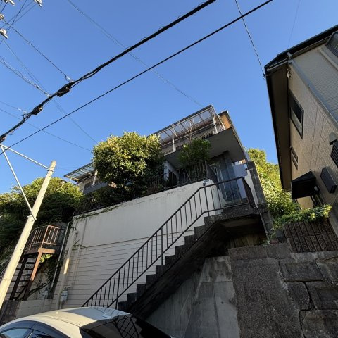 菊丘車庫３台付貸家