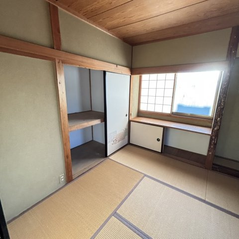 菊丘車庫３台付貸家