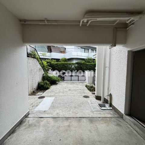 菊丘車庫３台付貸家の展望