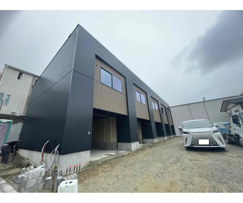 （ガレージハウス）ＡＭＢＩＴＩＯＵＳ枚方市駅前