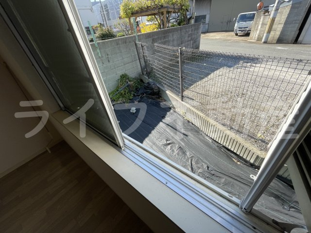 やよいハイツのバルコニー|お洗濯にも便利なバルコニー付き