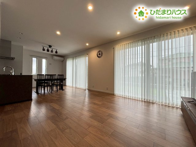 深谷市東方　中古一戸建ての居間・リビング