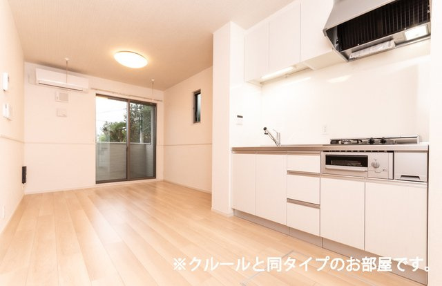 ルリエ西岡崎の居間・リビング