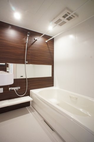 【浴室】 | fonderia | 乾燥機能と追い炊き機能給湯のある浴室です