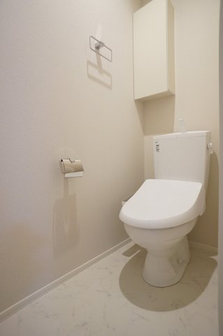 【トイレ】 | fonderia | 暖房洗浄便座付きトイレです