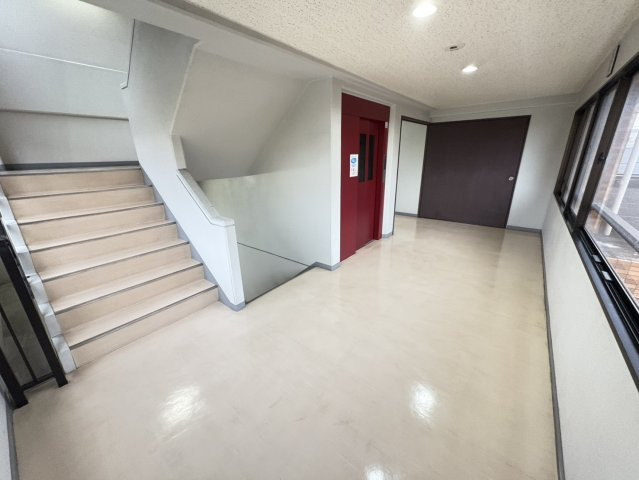 サンハイム原木中山のロビー