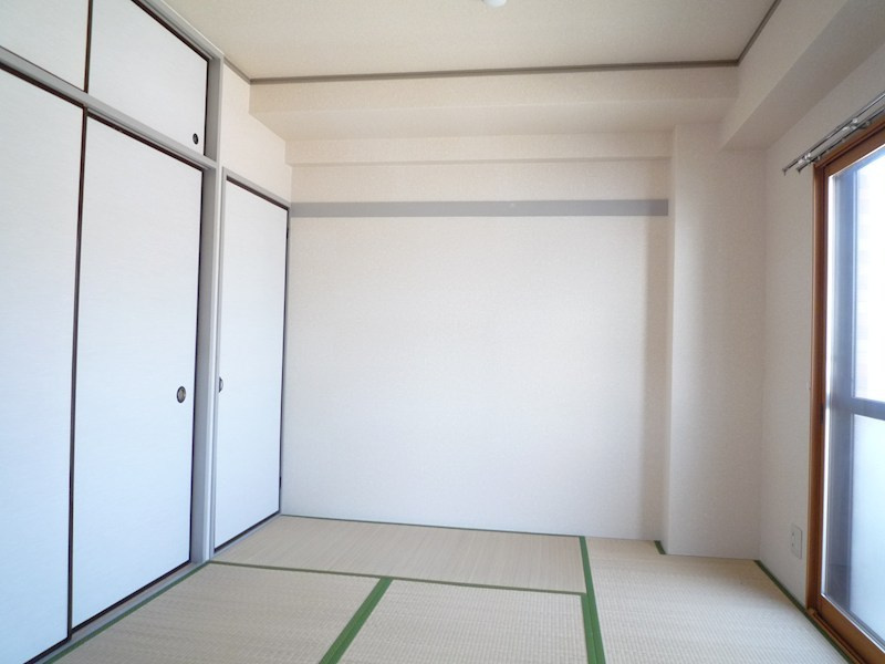 サンハイム原木中山の寝室