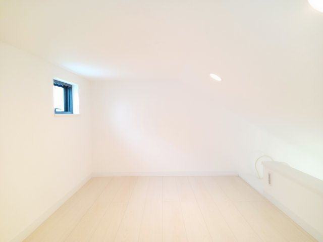 川崎市麻生区細山１丁目のアパートの寝室