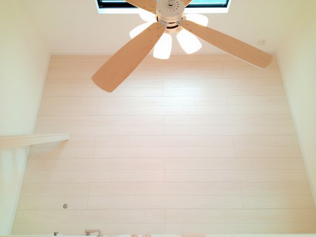 川崎市麻生区細山１丁目のアパートの洋室