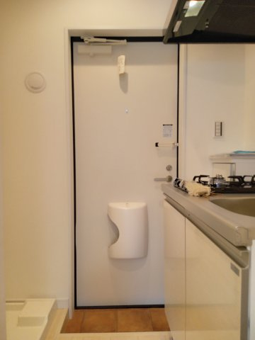 川崎市麻生区細山１丁目のアパートの玄関