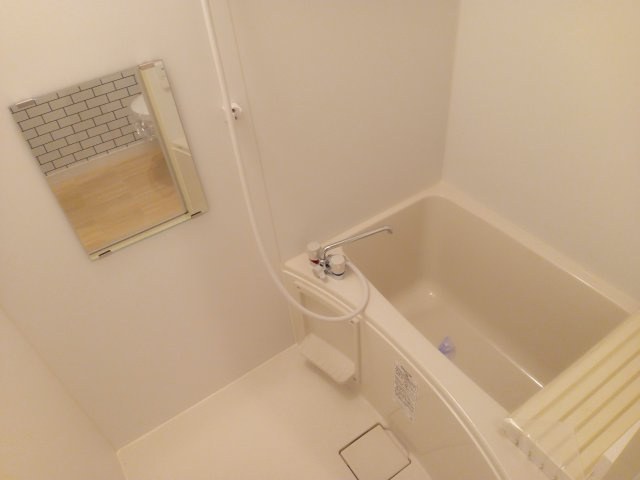 川崎市麻生区細山１丁目のアパートの浴室