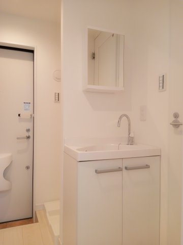 川崎市麻生区細山１丁目のアパートの洗面所