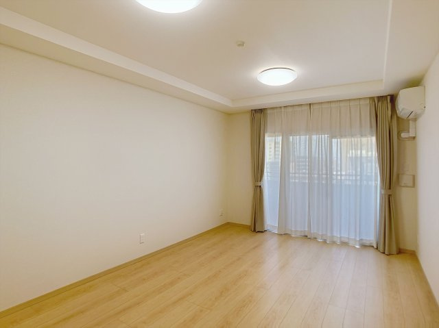 ロイヤルガーデンシティ桑田町の居間・リビング