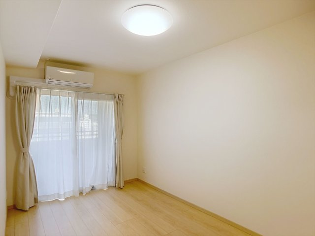 ロイヤルガーデンシティ桑田町の居間・リビング