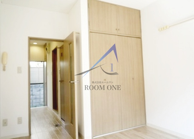 テラスリバーサイドの居間・リビング|洋室のお部屋です。