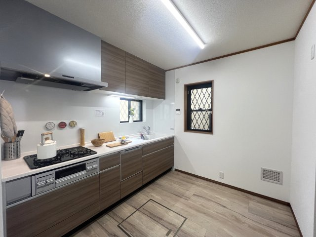 駐車場並列３台はなかなかない！南区六ッ川4丁目中古戸建のキッチン