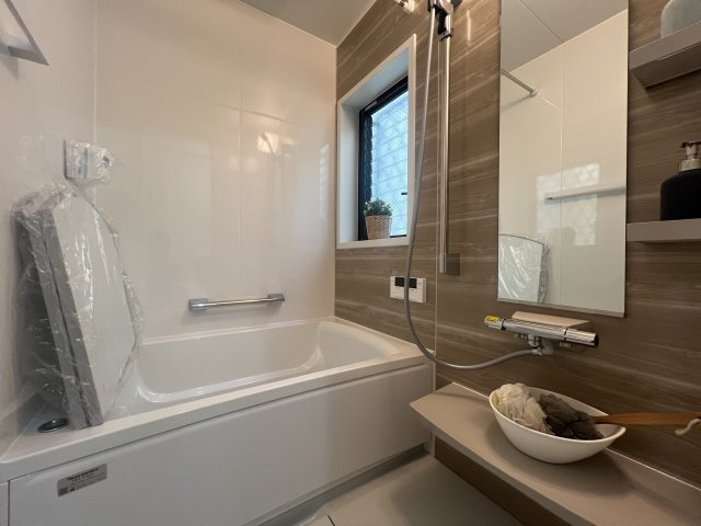 駐車場並列３台はなかなかない！南区六ッ川4丁目中古戸建の浴室