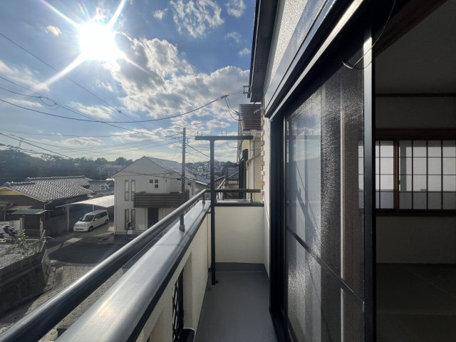 駐車場並列３台はなかなかない！南区六ッ川4丁目中古戸建のバルコニー