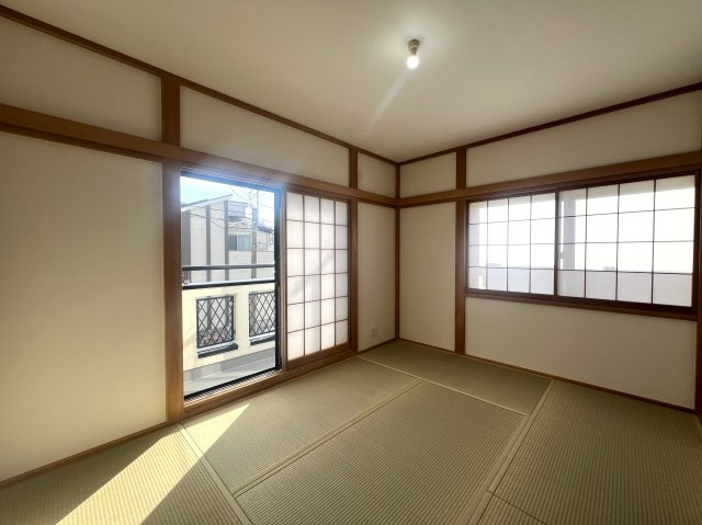 駐車場並列３台はなかなかない！南区六ッ川4丁目中古戸建の和室