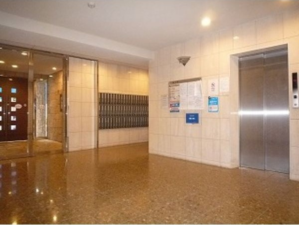 CITY SPIRE 名駅前のエントランス