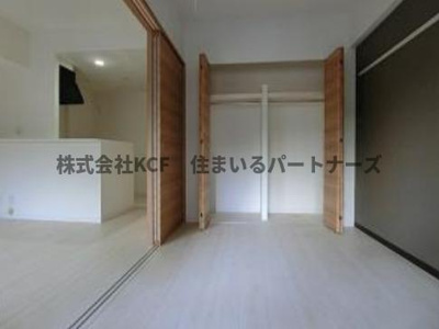 【寝室】 | ウィリングコージー | 落ち着いた色調の寝室です