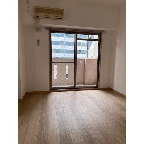 サン・笹安ビルの居間・リビング