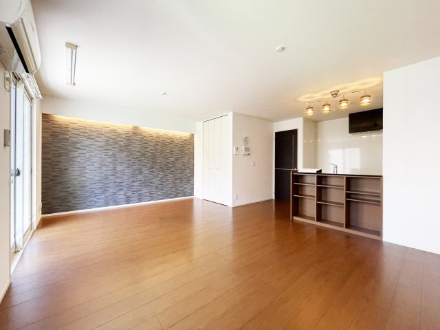 ウィズ 山城　Ｂ棟の居間・リビング