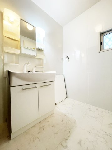 ウィズ 山城　Ｂ棟の洗面所