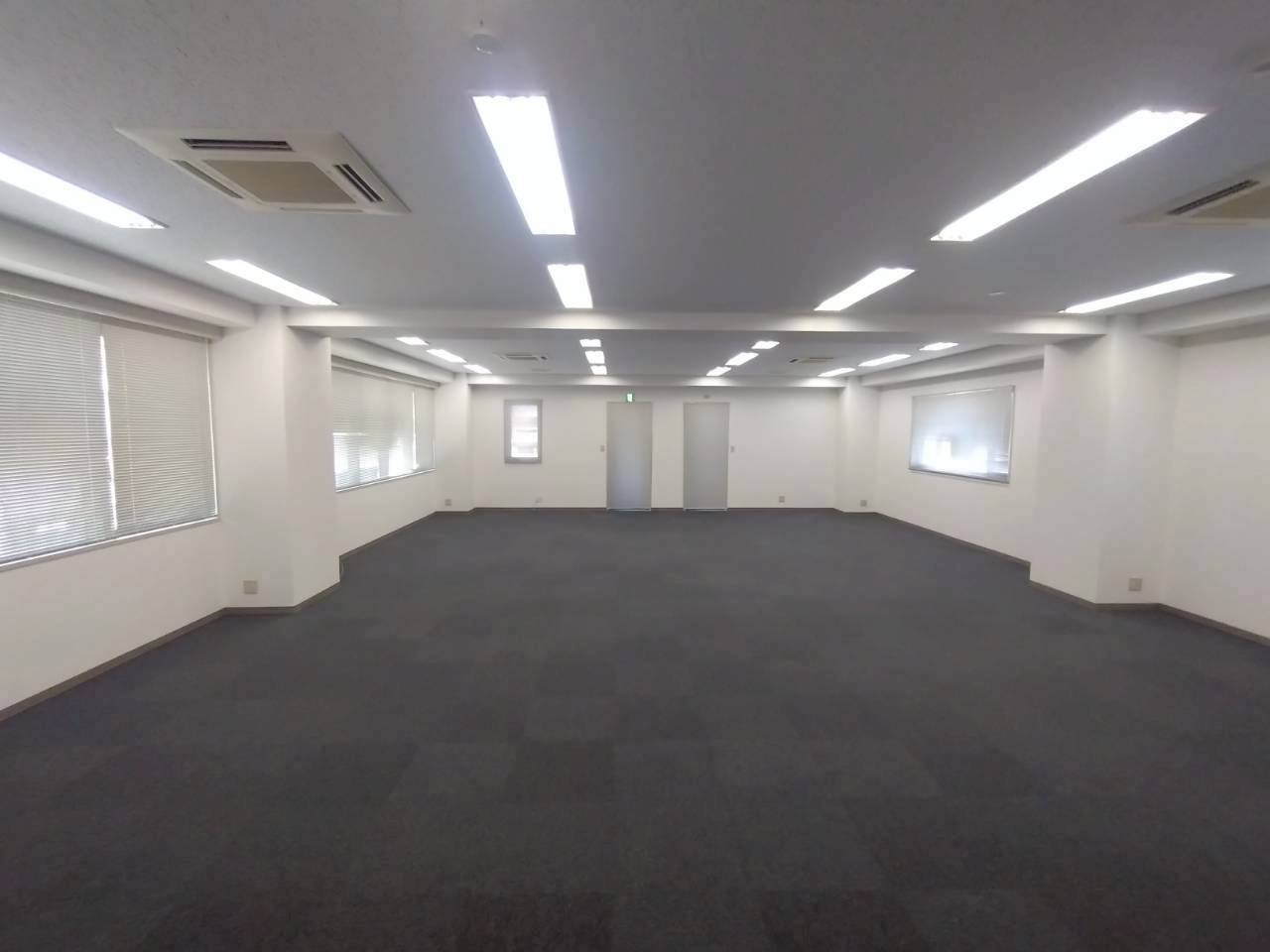 センチュリービルの内装
