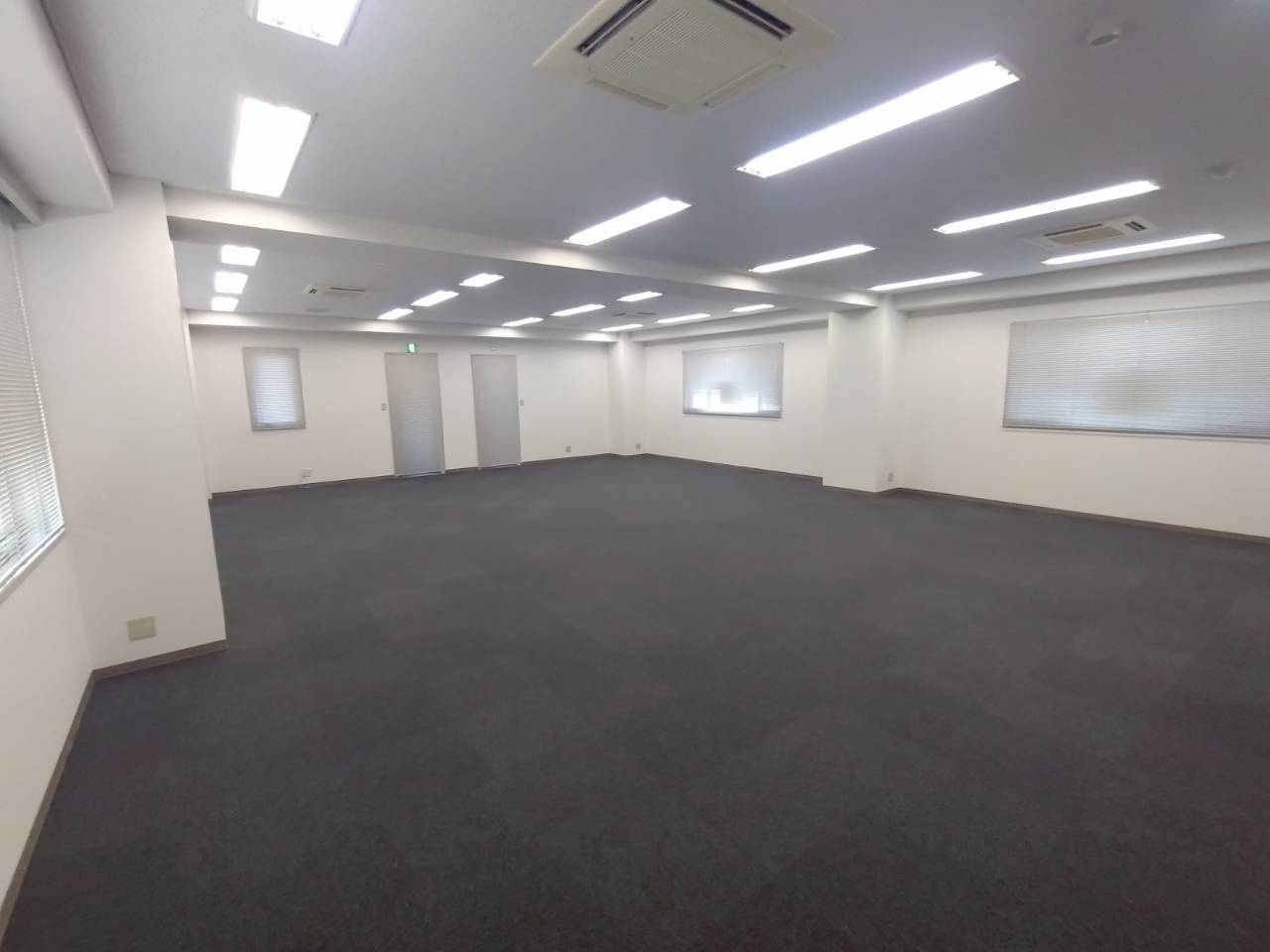 センチュリービルの内装